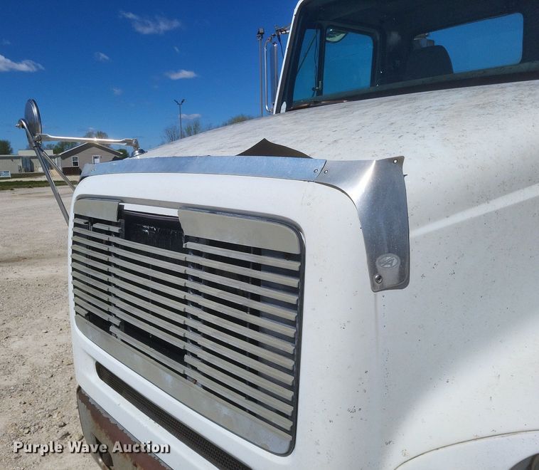 image for item DO4881 1998 Freightliner FL112 semi truck