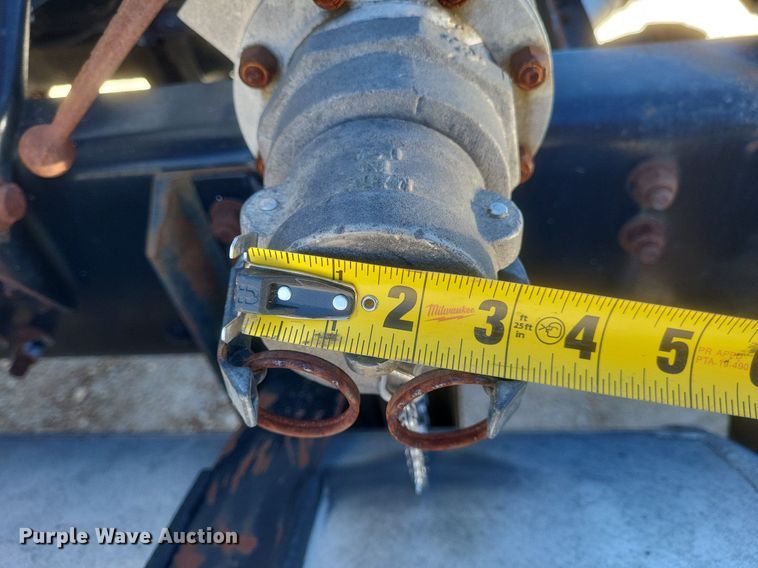 image for item DO4881 1998 Freightliner FL112 semi truck