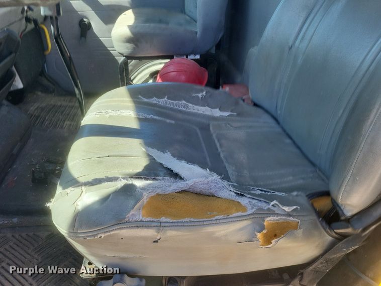 image for item DO4881 1998 Freightliner FL112 semi truck