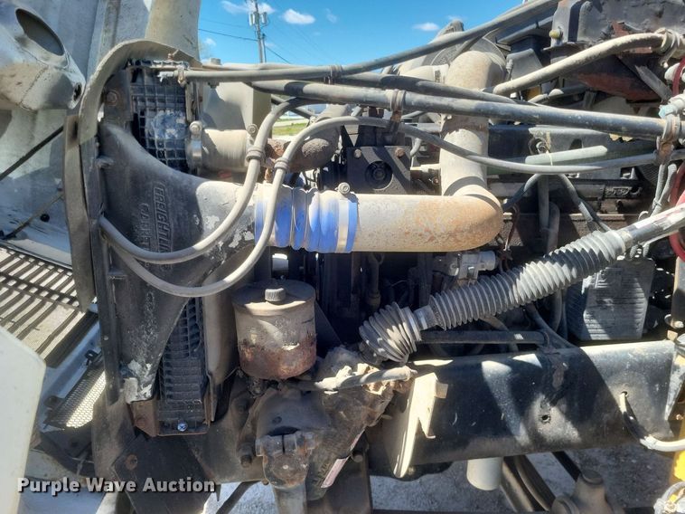 image for item DO4881 1998 Freightliner FL112 semi truck