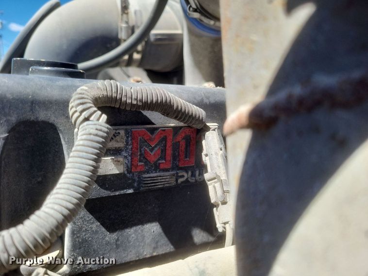 image for item DO4881 1998 Freightliner FL112 semi truck