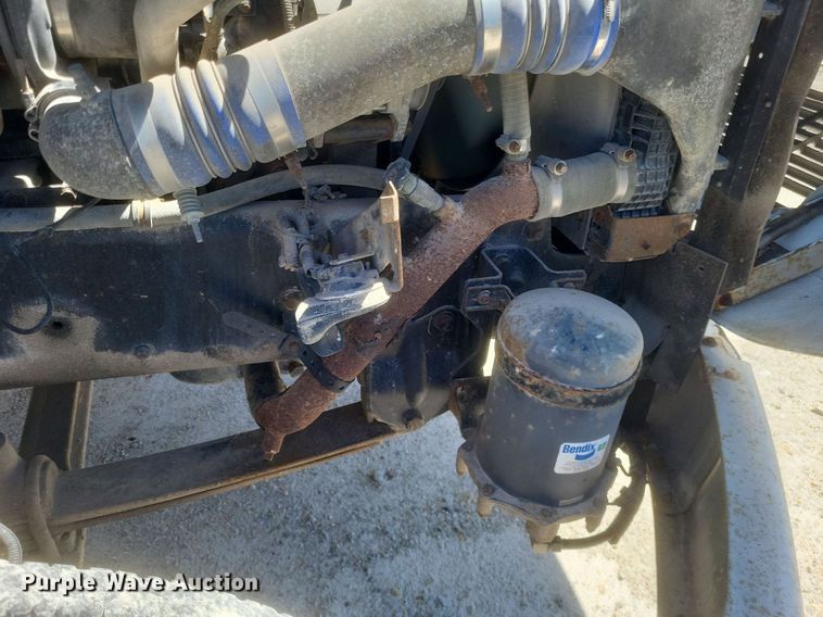 image for item DO4881 1998 Freightliner FL112 semi truck