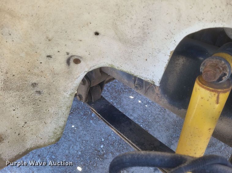 image for item DO4881 1998 Freightliner FL112 semi truck