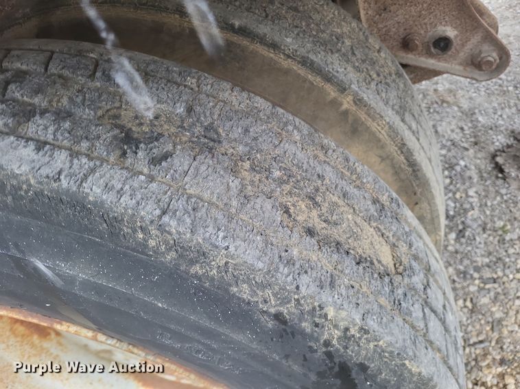 image for item DO4889 1988 Utility  VS2P dry van trailer