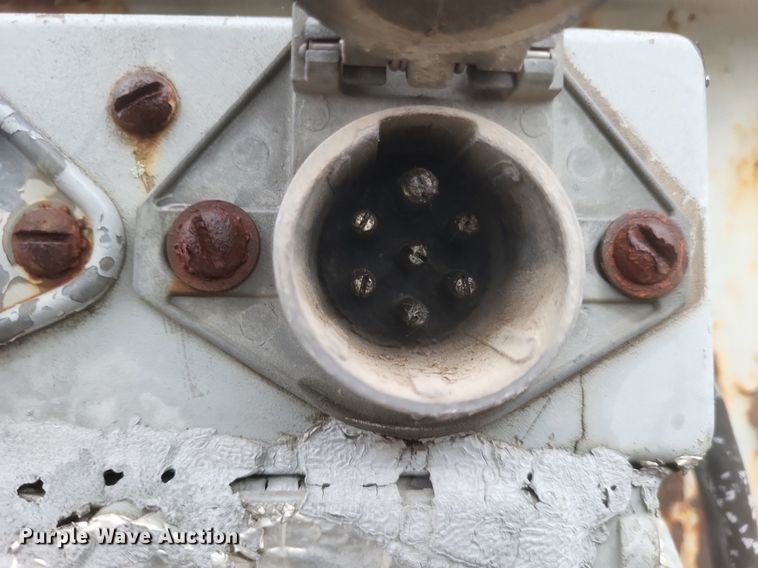 image for item DO4890 1988 Fruehauf  FC-9-F2-48W1.5 dry van trailer