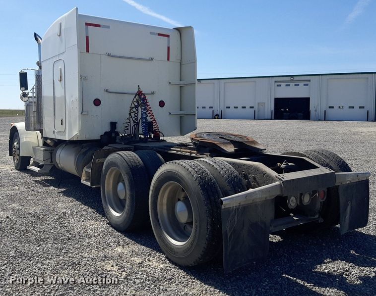 image for item DP2714 2001 Peterbilt 379 semi truck