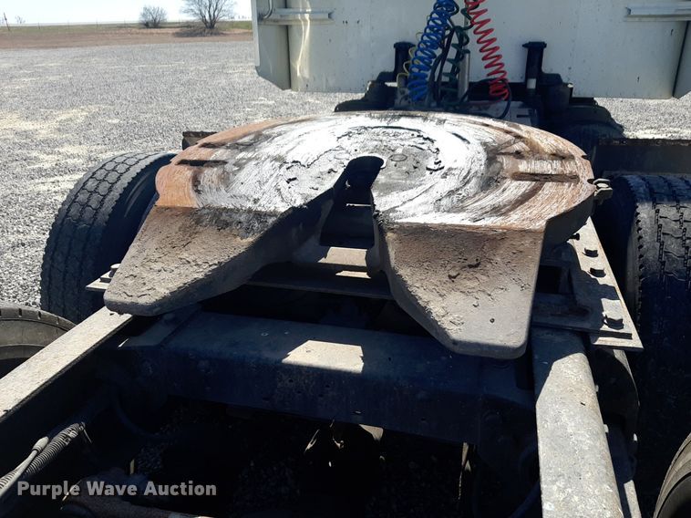 image for item DP2714 2001 Peterbilt 379 semi truck