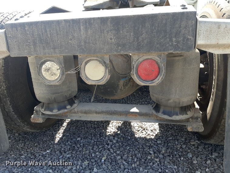 image for item DP2714 2001 Peterbilt 379 semi truck