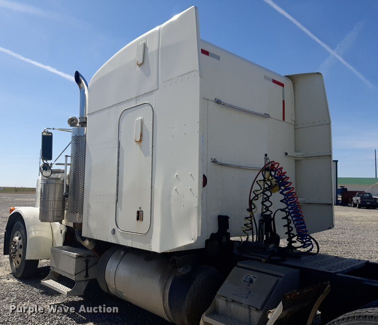 image for item DP2714 2001 Peterbilt 379 semi truck