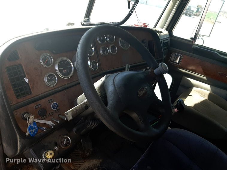 image for item DP2714 2001 Peterbilt 379 semi truck