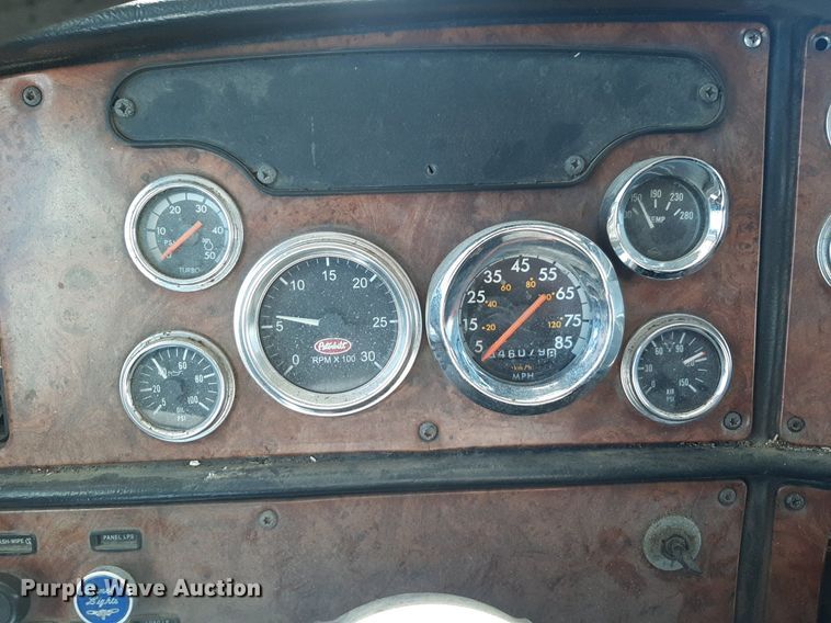 image for item DP2714 2001 Peterbilt 379 semi truck