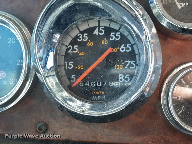 image for item DP2714 2001 Peterbilt 379 semi truck