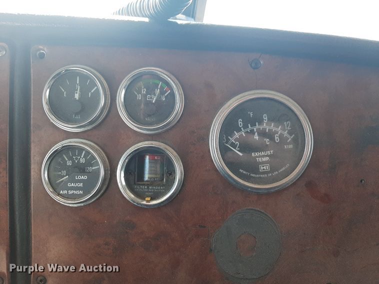 image for item DP2714 2001 Peterbilt 379 semi truck