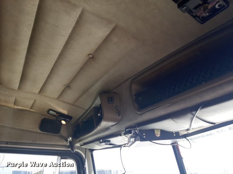 image for item DP2714 2001 Peterbilt 379 semi truck