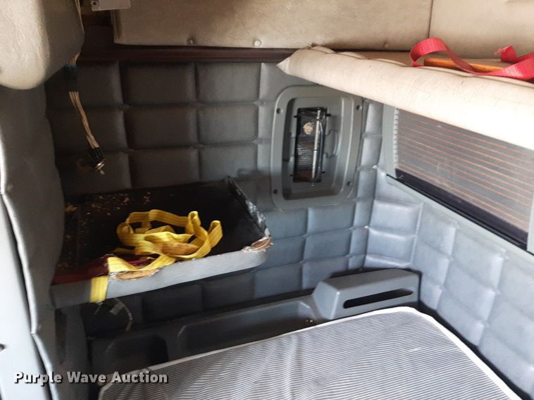 image for item DP2714 2001 Peterbilt 379 semi truck