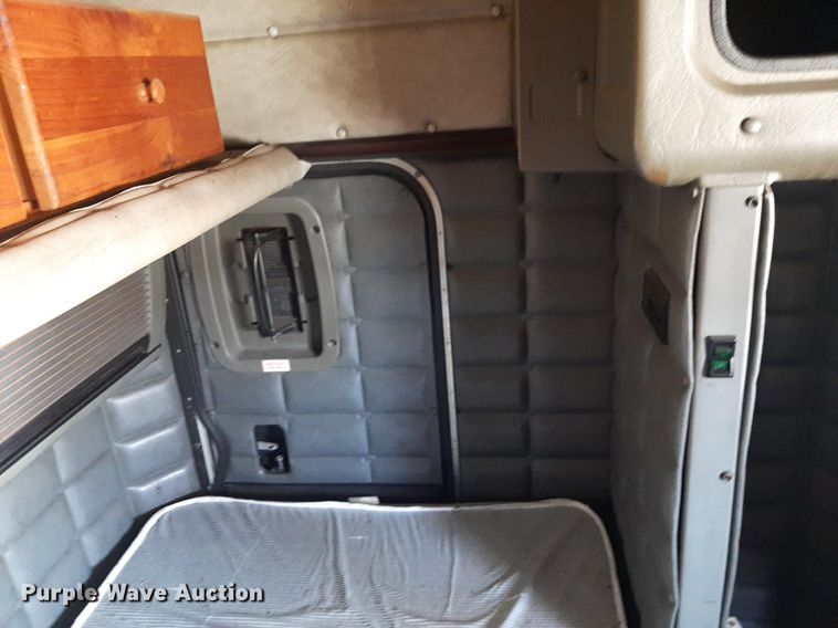 image for item DP2714 2001 Peterbilt 379 semi truck