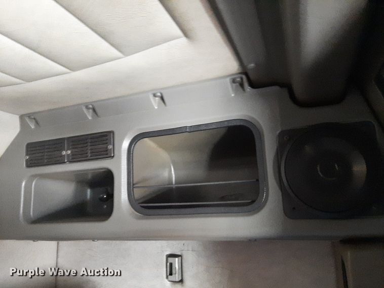 image for item DP2714 2001 Peterbilt 379 semi truck