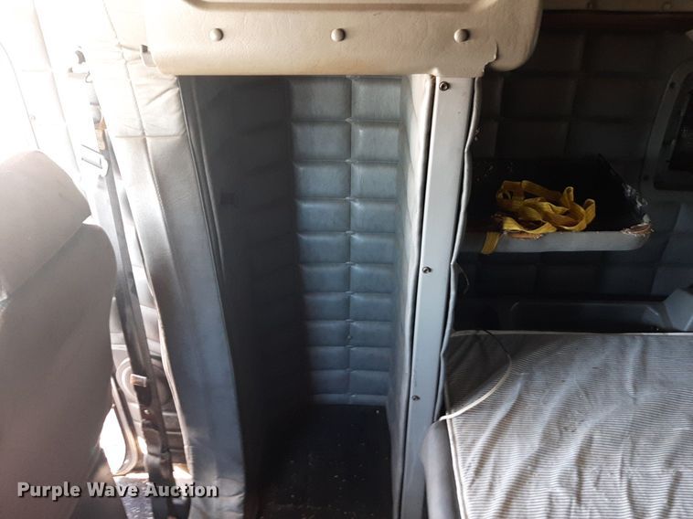 image for item DP2714 2001 Peterbilt 379 semi truck