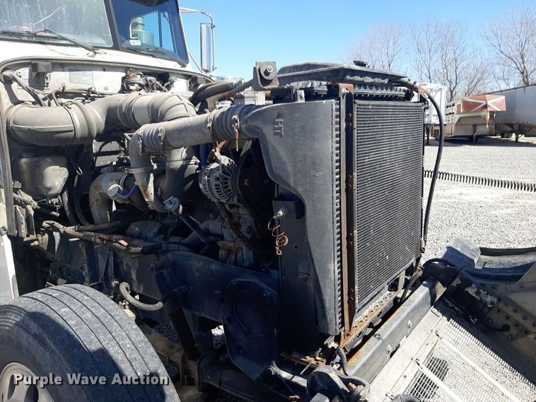 image for item DP2714 2001 Peterbilt 379 semi truck