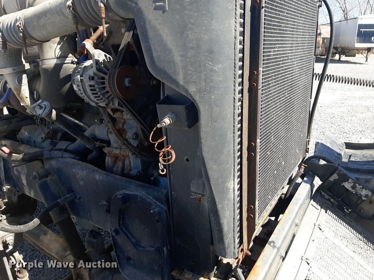 image for item DP2714 2001 Peterbilt 379 semi truck