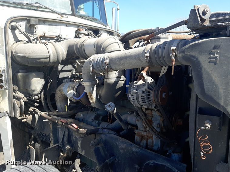 image for item DP2714 2001 Peterbilt 379 semi truck