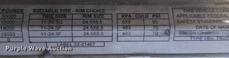 image for item DP2714 2001 Peterbilt 379 semi truck