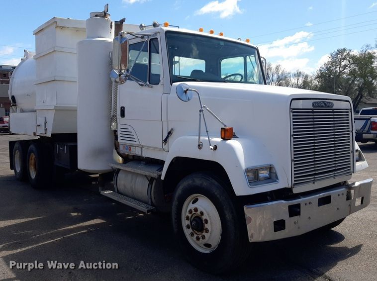 image for item DP2772 1994 Freightliner  vacuum truck