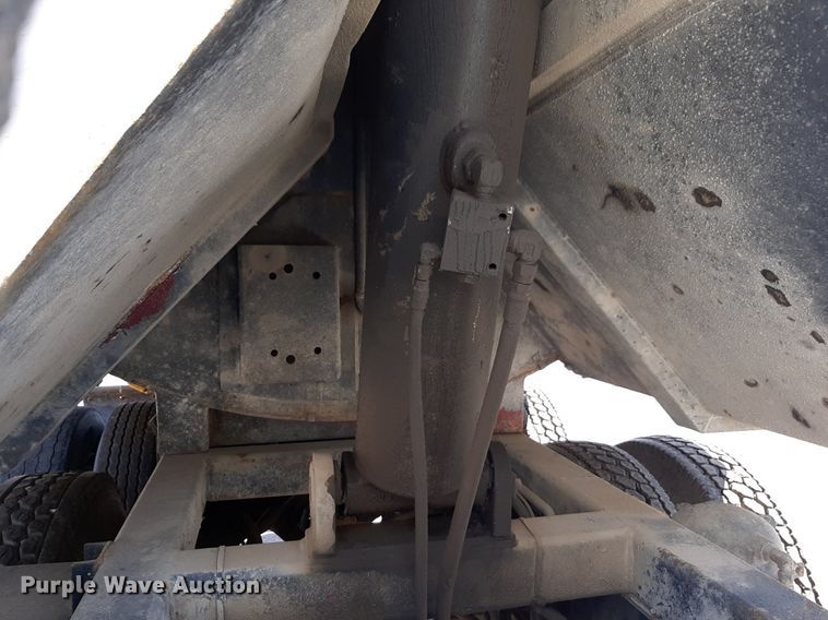 image for item DP2772 1994 Freightliner  vacuum truck