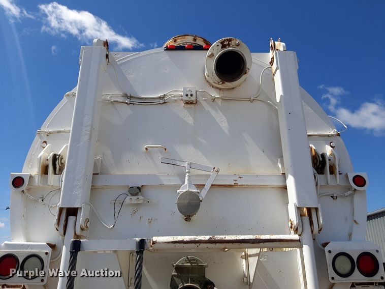 image for item DP2772 1994 Freightliner  vacuum truck