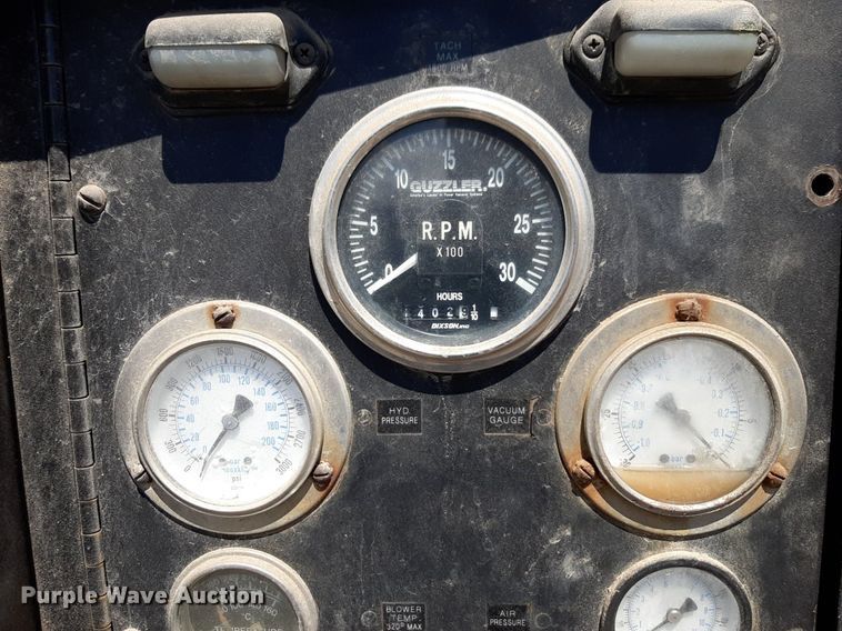 image for item DP2772 1994 Freightliner  vacuum truck