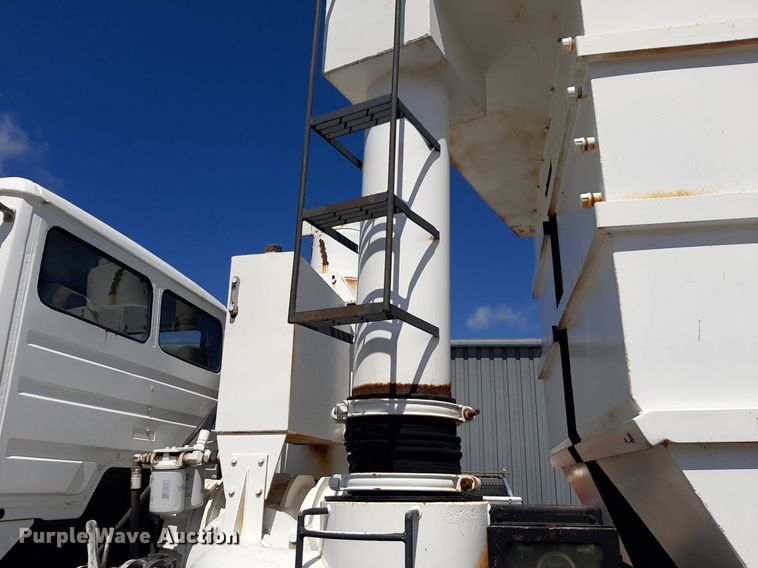 image for item DP2772 1994 Freightliner  vacuum truck