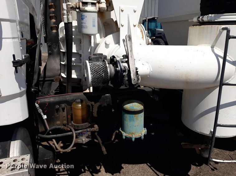 image for item DP2772 1994 Freightliner  vacuum truck