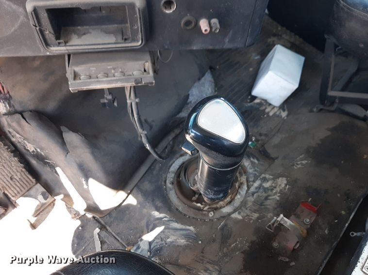 image for item DP2772 1994 Freightliner  vacuum truck