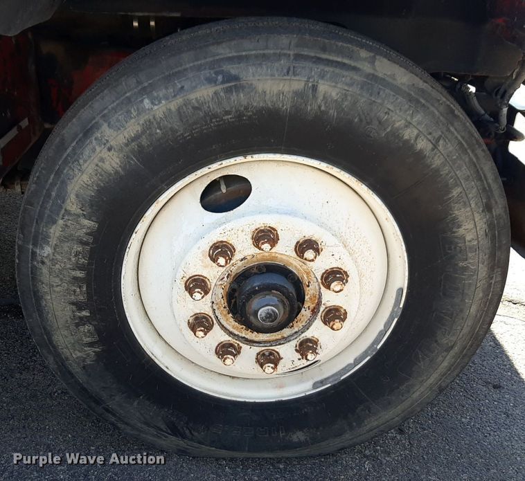 image for item DP2772 1994 Freightliner  vacuum truck