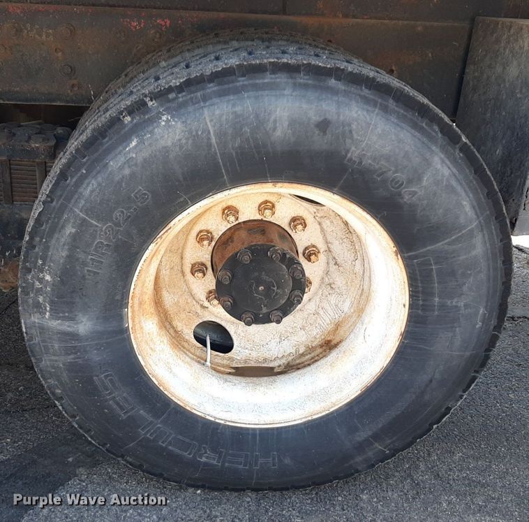 image for item DP2772 1994 Freightliner  vacuum truck