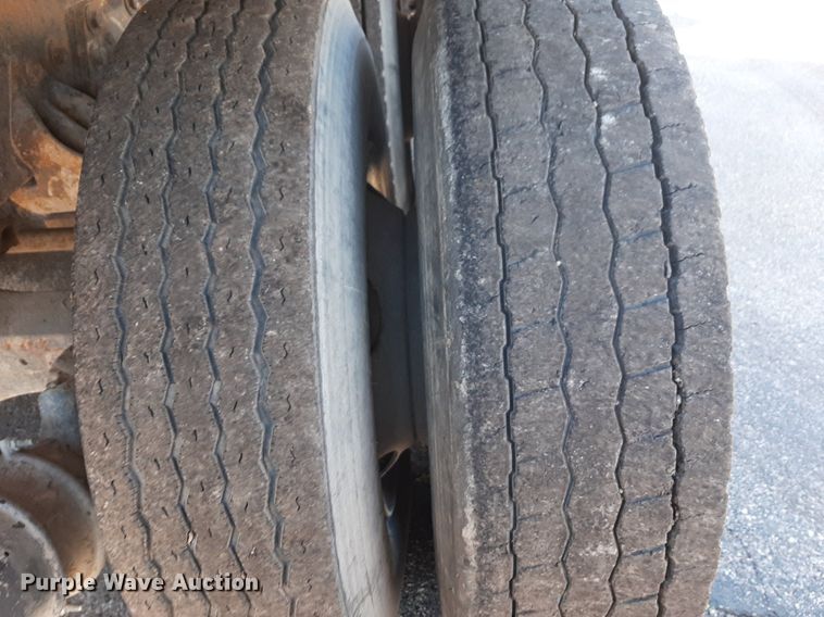 image for item DP2772 1994 Freightliner  vacuum truck