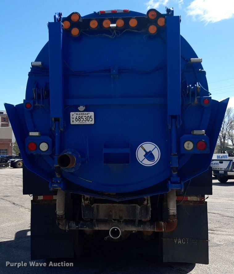 image for item DP2773 1999 Freightliner  FL112 sewer jetter truck