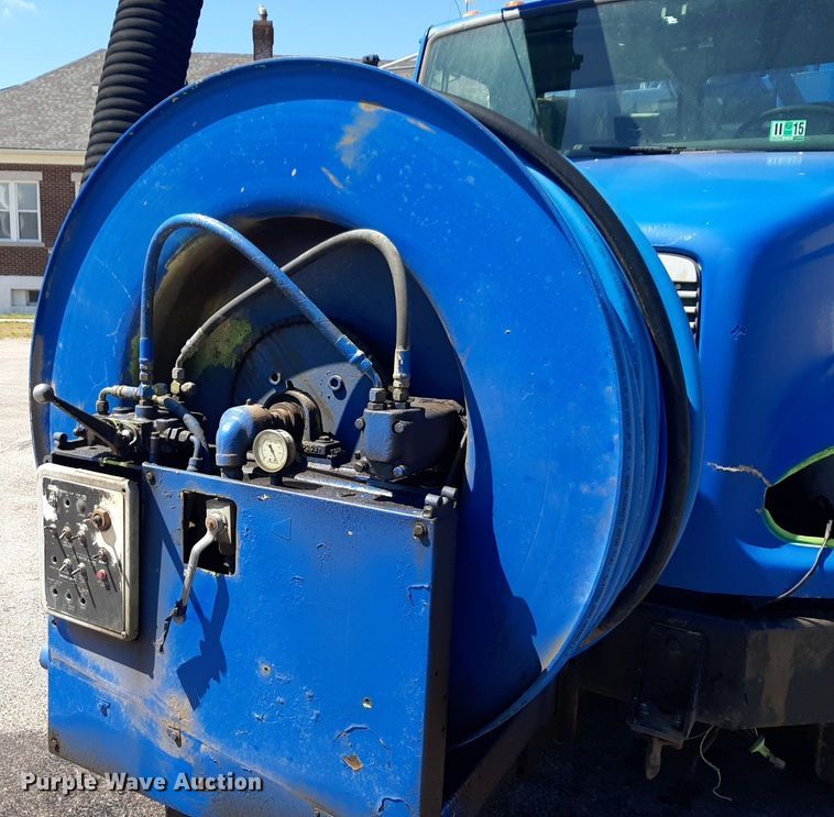 image for item DP2773 1999 Freightliner  FL112 sewer jetter truck