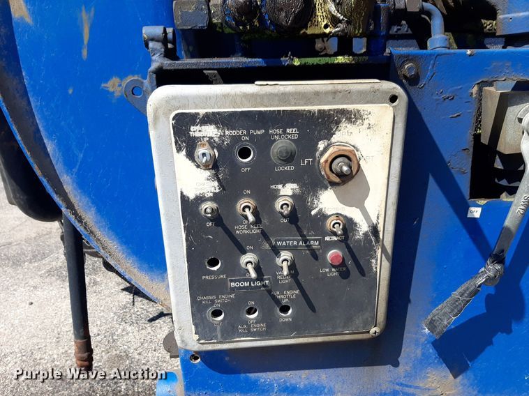 image for item DP2773 1999 Freightliner  FL112 sewer jetter truck