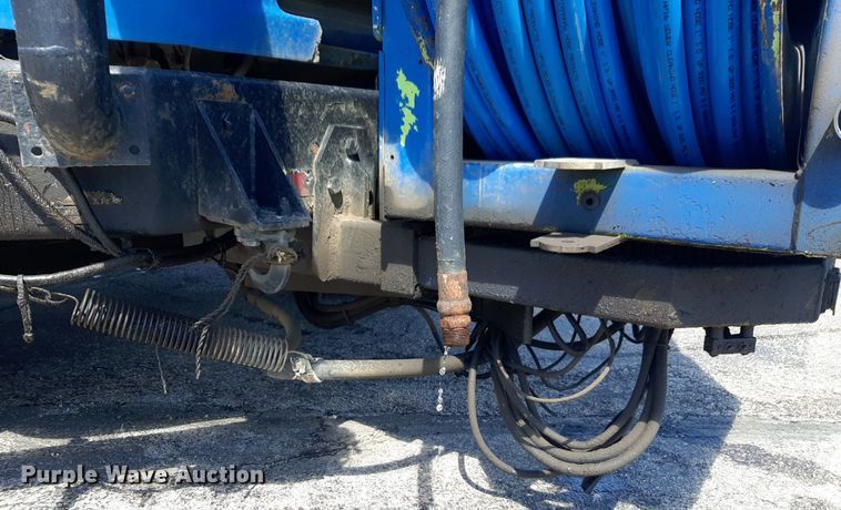 image for item DP2773 1999 Freightliner  FL112 sewer jetter truck