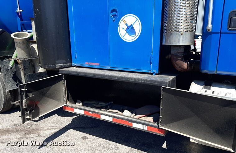 image for item DP2773 1999 Freightliner  FL112 sewer jetter truck