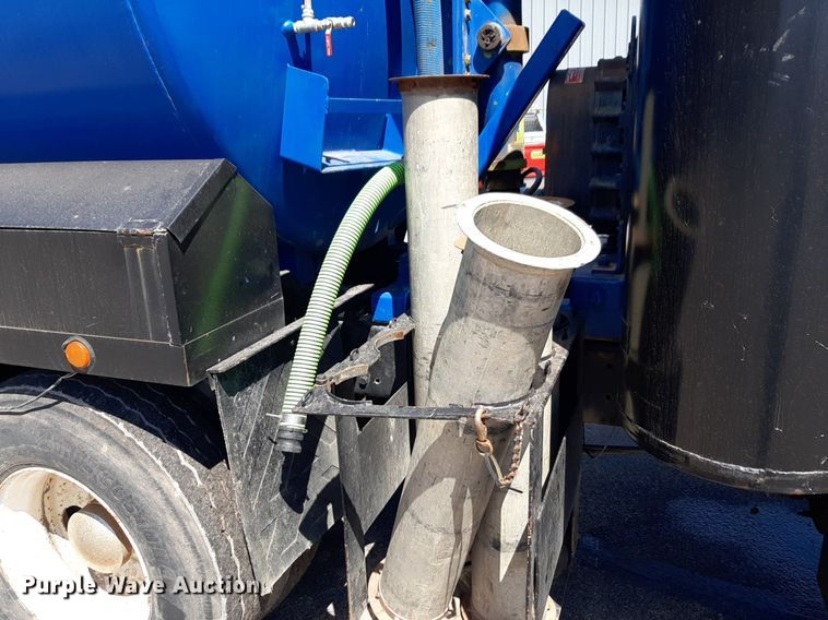 image for item DP2773 1999 Freightliner  FL112 sewer jetter truck