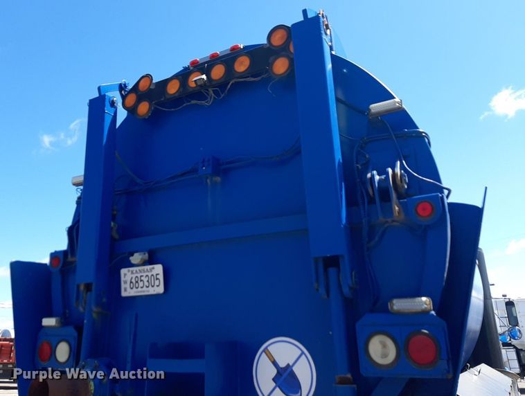 image for item DP2773 1999 Freightliner  FL112 sewer jetter truck