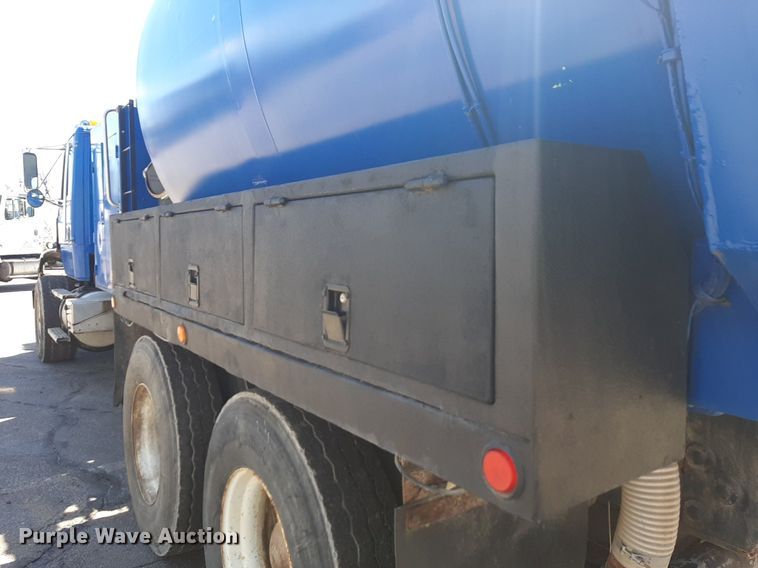 image for item DP2773 1999 Freightliner  FL112 sewer jetter truck