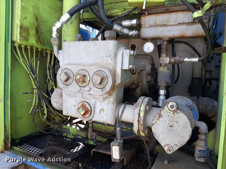 image for item DP2773 1999 Freightliner  FL112 sewer jetter truck