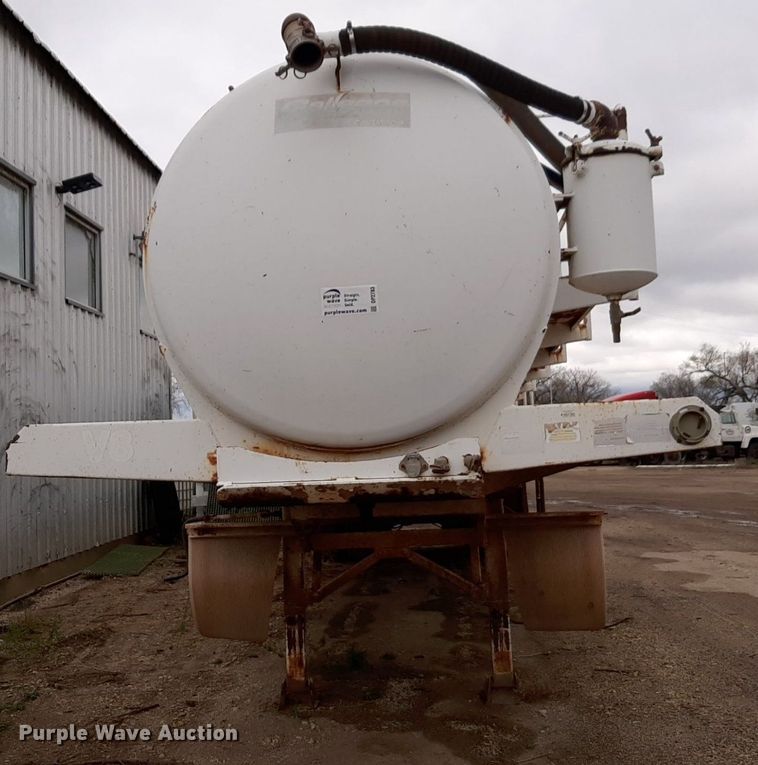 image for item DP2783 2012 Carrocerias Gallegos tank trailer