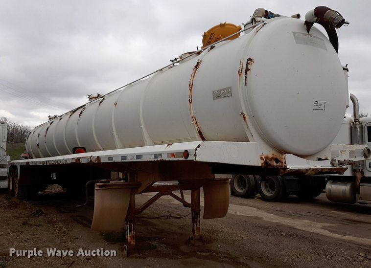 image for item DP2783 2012 Carrocerias Gallegos tank trailer