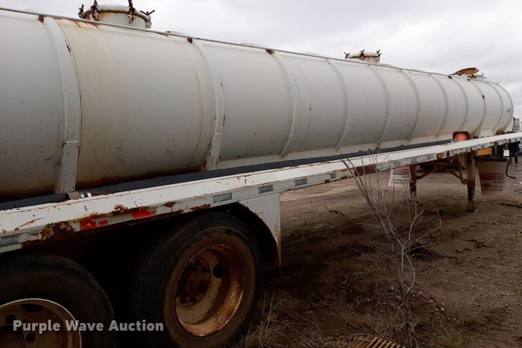 image for item DP2783 2012 Carrocerias Gallegos tank trailer