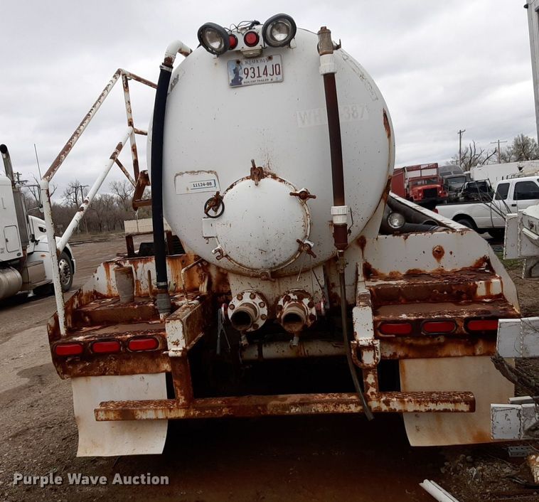 image for item DP2783 2012 Carrocerias Gallegos tank trailer