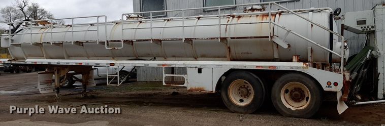 image for item DP2783 2012 Carrocerias Gallegos tank trailer